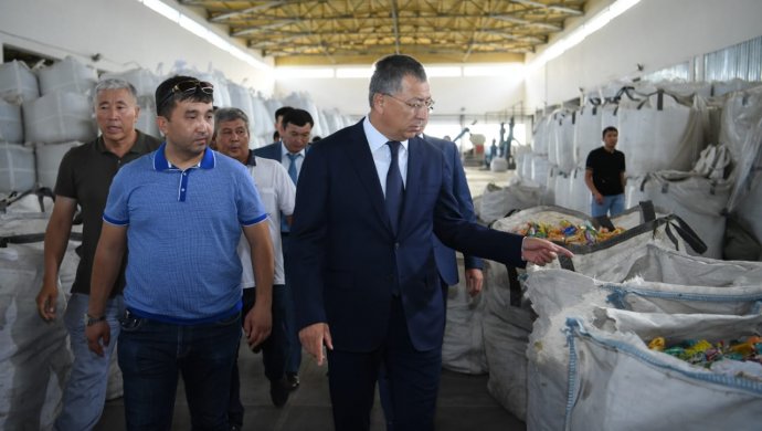 В Туркестанской области строят завод по производству искусственного волокна