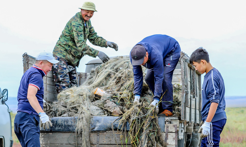 Большая чистка в ВКО: более 34 километров старых рыболовных сетей извлекли из водоемов