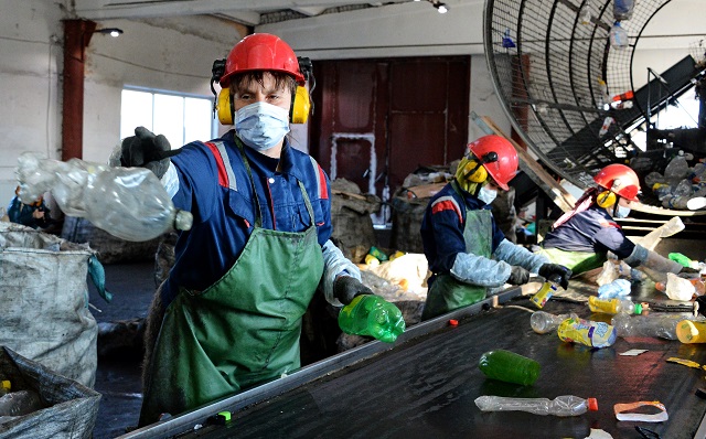 В Павлодаре из-за нехватки средств не могут запустить цех по сортировке отходов
