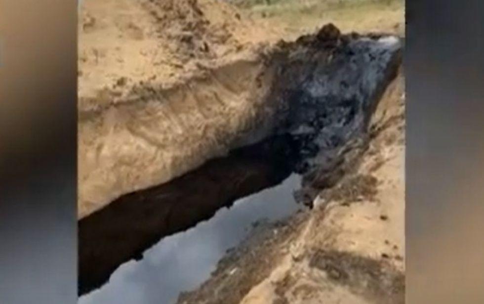 Ущерб от стихийной свалки нефтеотходов в Павлодаре оценен в 35 млн тенге 